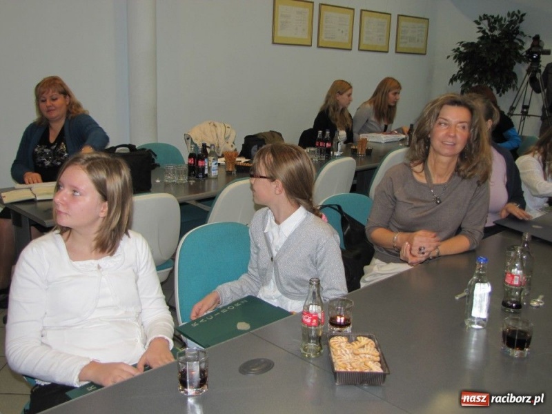 Zdjęcie w galerii na portalu naszraciborz.pl: Piórem i pędzlem promują trzeźwość wiadomości z regionu