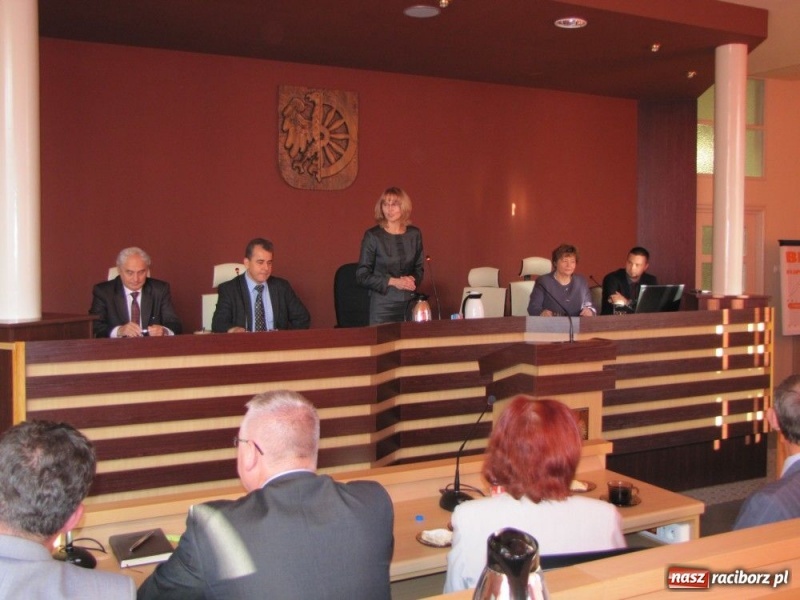 Zdjęcie w galerii na portalu naszraciborz.pl: Zadowolony urzędnik to sprawny urząd wiadomości z regionu