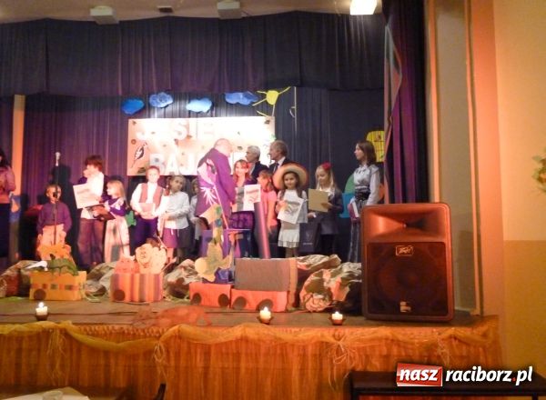 Zdjęcie w galerii na portalu naszraciborz.pl: Jesienne bajanie mistrza Brzechwy wiadomości z regionu