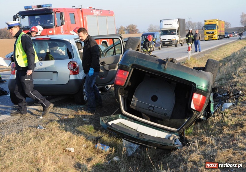 Zdjęcie w galerii na portalu naszraciborz.pl: Śmiertelny wypadek pod Szonowicami wiadomości z regionu
