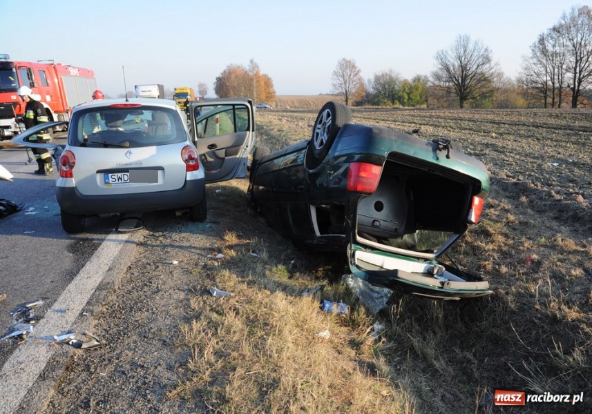 Zdjęcie w galerii na portalu naszraciborz.pl: Śmiertelny wypadek pod Szonowicami wiadomości z regionu