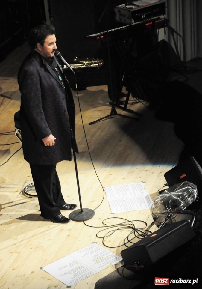 Zdjęcie w galerii na portalu naszraciborz.pl: Krzysztof Krawczyk wzruszał seniorów wiadomości z regionu