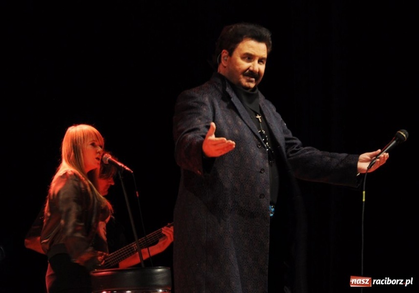 Zdjęcie w galerii na portalu naszraciborz.pl: Krzysztof Krawczyk wzruszał seniorów wiadomości z regionu