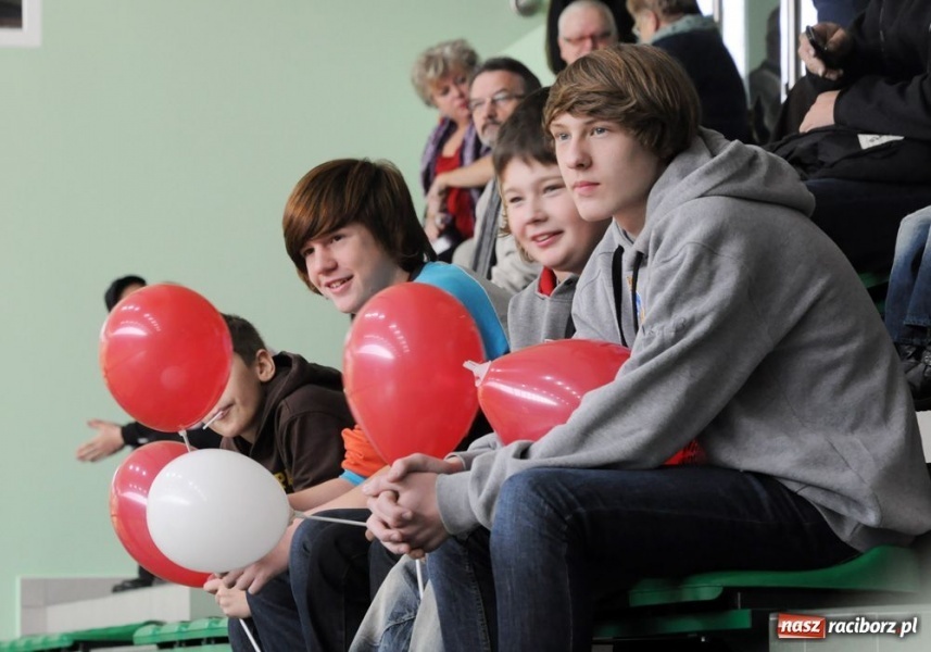 Zdjęcie w galerii na portalu naszraciborz.pl: 16:2 dla unitek w meczu z SuperW wiadomości z regionu