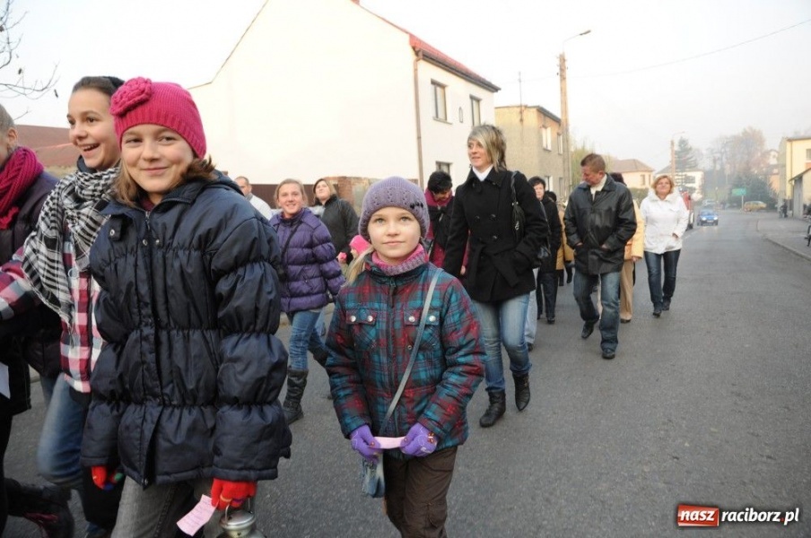 Zdjęcie w galerii na portalu naszraciborz.pl: Ksiądz Grzegorz i dwie amazonki wiadomości z regionu