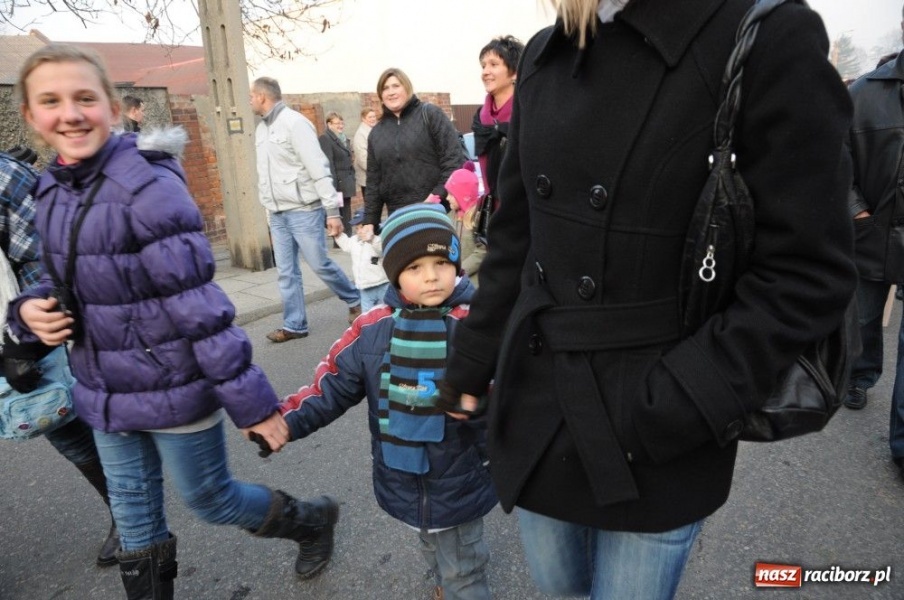 Zdjęcie w galerii na portalu naszraciborz.pl: Ksiądz Grzegorz i dwie amazonki wiadomości z regionu