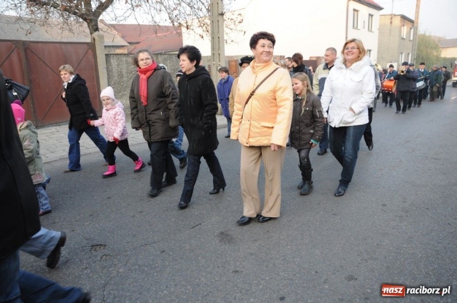 Zdjęcie w galerii na portalu naszraciborz.pl: Ksiądz Grzegorz i dwie amazonki wiadomości z regionu