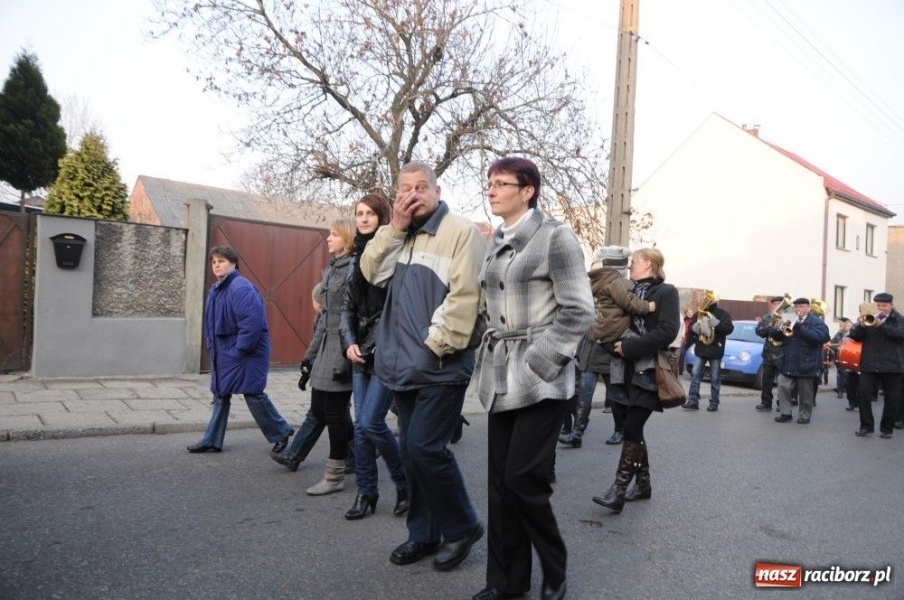 Zdjęcie w galerii na portalu naszraciborz.pl: Ksiądz Grzegorz i dwie amazonki wiadomości z regionu