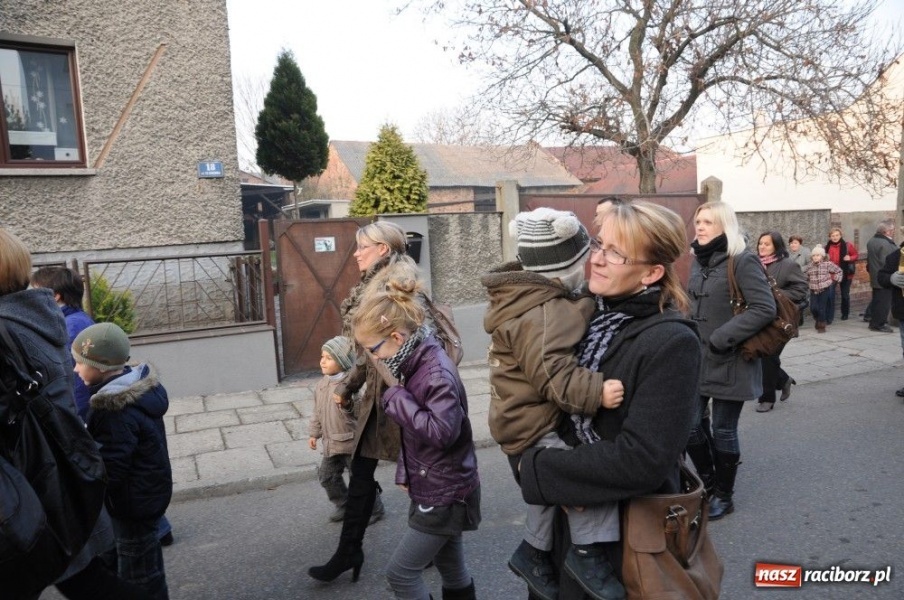 Zdjęcie w galerii na portalu naszraciborz.pl: Ksiądz Grzegorz i dwie amazonki wiadomości z regionu