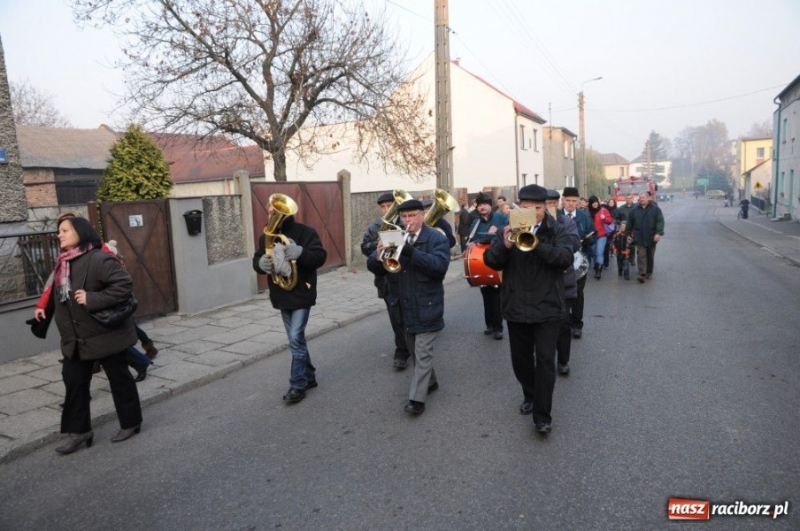 Zdjęcie w galerii na portalu naszraciborz.pl: Ksiądz Grzegorz i dwie amazonki wiadomości z regionu