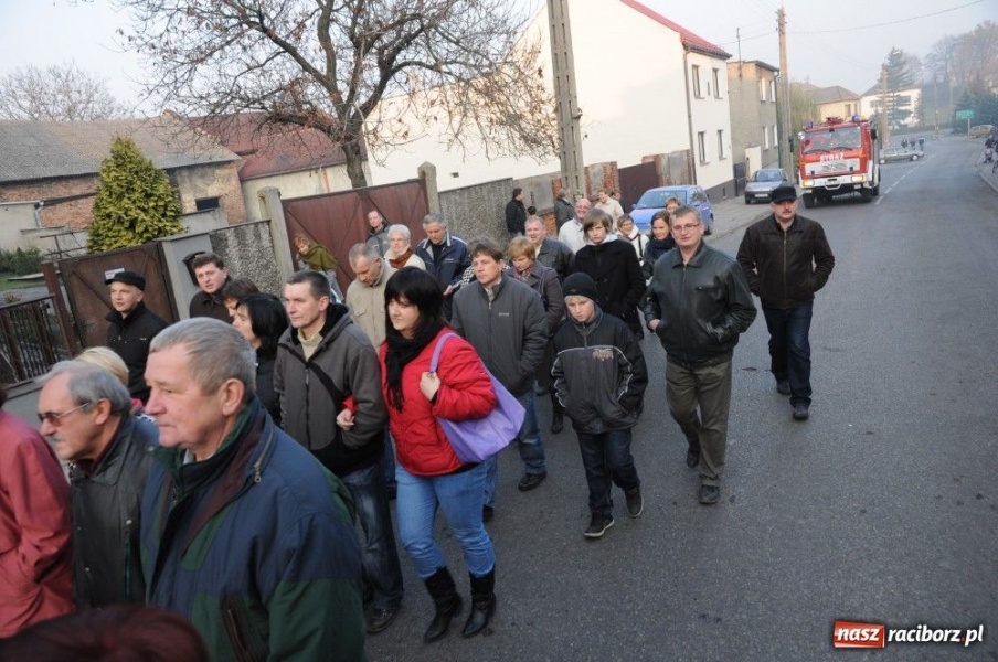 Zdjęcie w galerii na portalu naszraciborz.pl: Ksiądz Grzegorz i dwie amazonki wiadomości z regionu