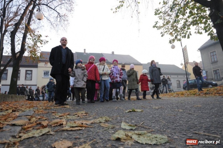 Zdjęcie w galerii na portalu naszraciborz.pl: Ksiądz Grzegorz i dwie amazonki wiadomości z regionu