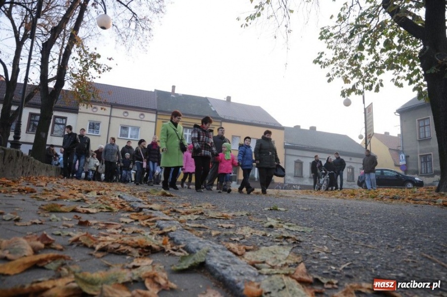 Zdjęcie w galerii na portalu naszraciborz.pl: Ksiądz Grzegorz i dwie amazonki wiadomości z regionu