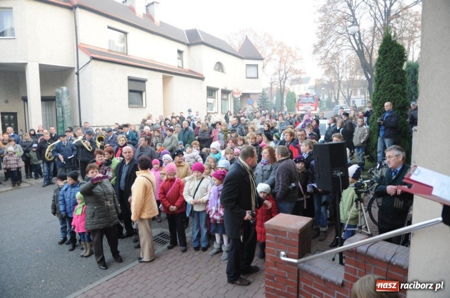 Zdjęcie w galerii na portalu naszraciborz.pl: Ksiądz Grzegorz i dwie amazonki wiadomości z regionu
