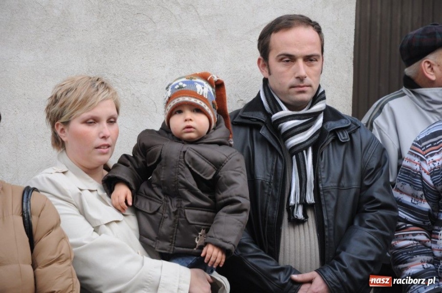 Zdjęcie w galerii na portalu naszraciborz.pl: Ksiądz Grzegorz i dwie amazonki wiadomości z regionu