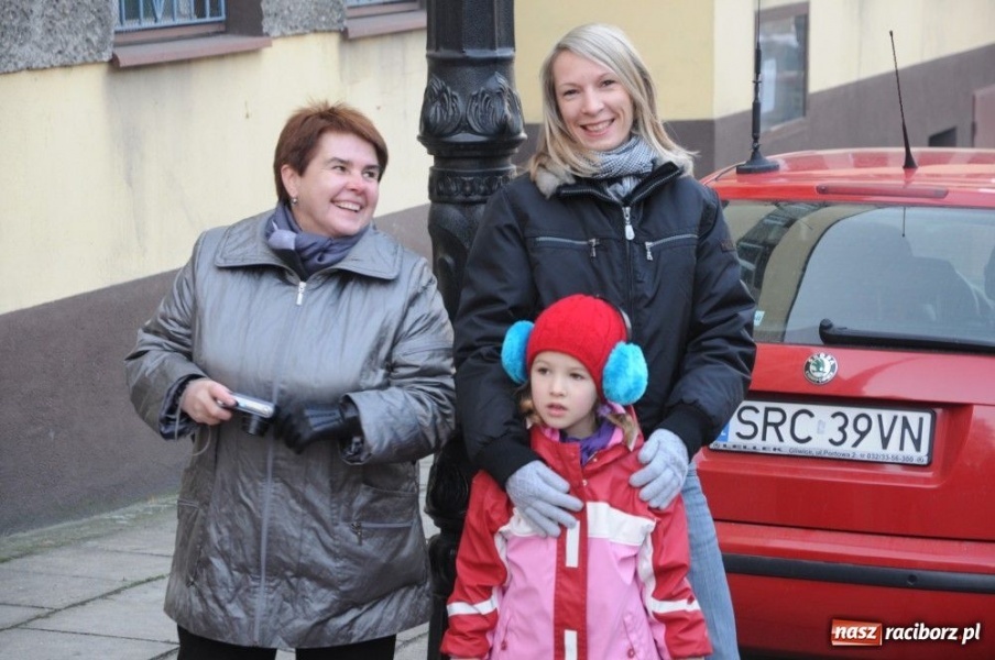 Zdjęcie w galerii na portalu naszraciborz.pl: Ksiądz Grzegorz i dwie amazonki wiadomości z regionu