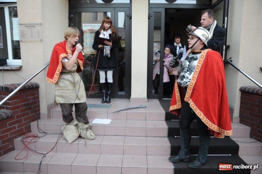 Zdjęcie w galerii na portalu naszraciborz.pl: Ksiądz Grzegorz i dwie amazonki wiadomości z regionu