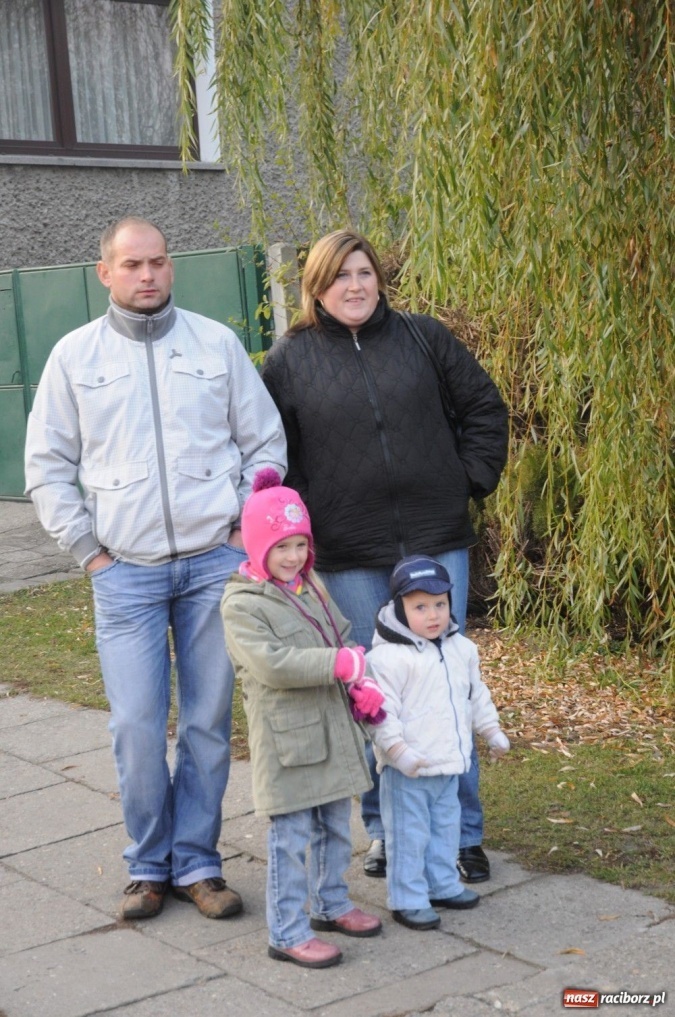 Zdjęcie w galerii na portalu naszraciborz.pl: Ksiądz Grzegorz i dwie amazonki wiadomości z regionu