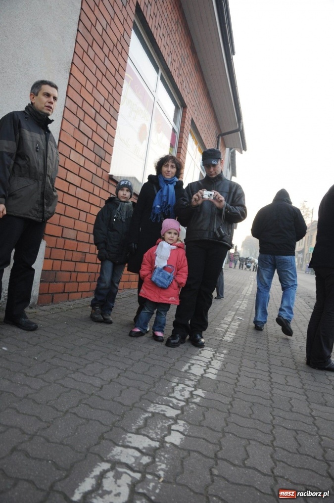 Zdjęcie w galerii na portalu naszraciborz.pl: Ksiądz Grzegorz i dwie amazonki wiadomości z regionu