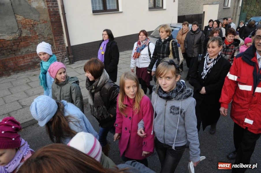 Zdjęcie w galerii na portalu naszraciborz.pl: Ksiądz Grzegorz i dwie amazonki wiadomości z regionu