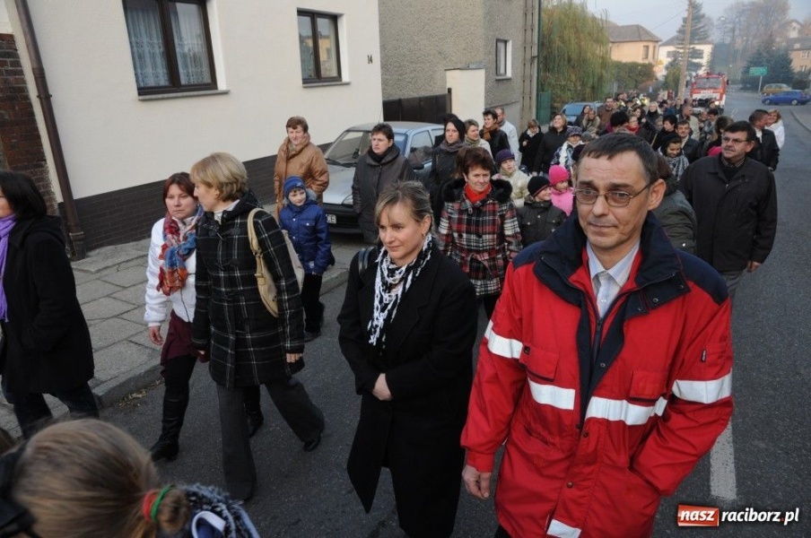 Zdjęcie w galerii na portalu naszraciborz.pl: Ksiądz Grzegorz i dwie amazonki wiadomości z regionu