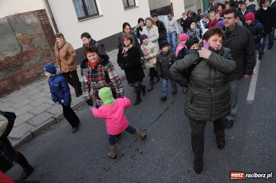 Zdjęcie w galerii na portalu naszraciborz.pl: Ksiądz Grzegorz i dwie amazonki wiadomości z regionu