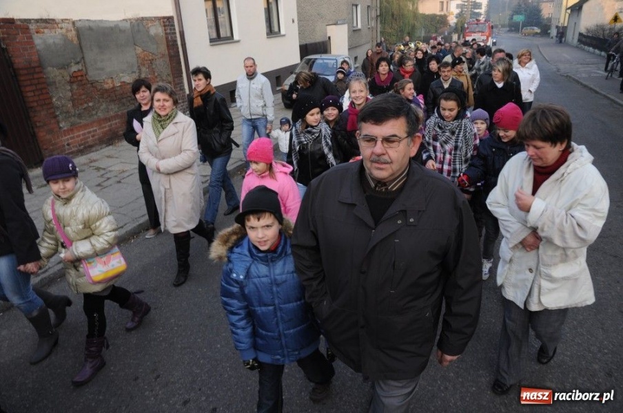 Zdjęcie w galerii na portalu naszraciborz.pl: Ksiądz Grzegorz i dwie amazonki wiadomości z regionu