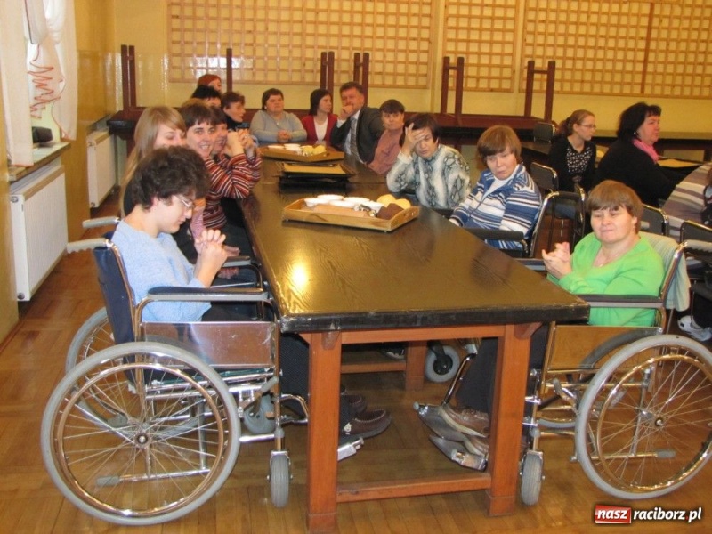 Zdjęcie w galerii na portalu naszraciborz.pl: Dzieci dzieciom w Tworkowie wiadomości z regionu