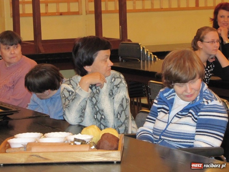 Zdjęcie w galerii na portalu naszraciborz.pl: Dzieci dzieciom w Tworkowie wiadomości z regionu