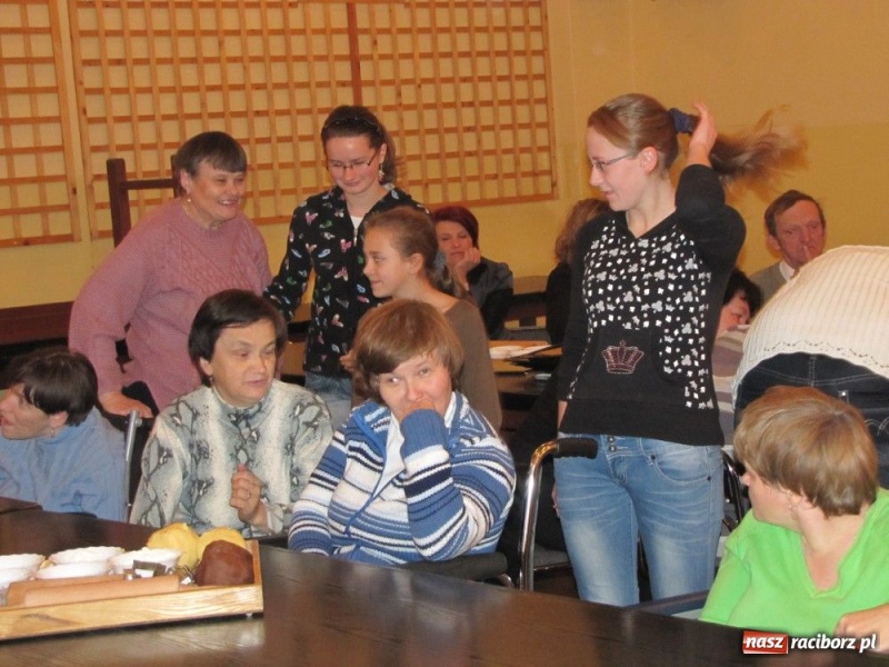 Zdjęcie w galerii na portalu naszraciborz.pl: Dzieci dzieciom w Tworkowie wiadomości z regionu