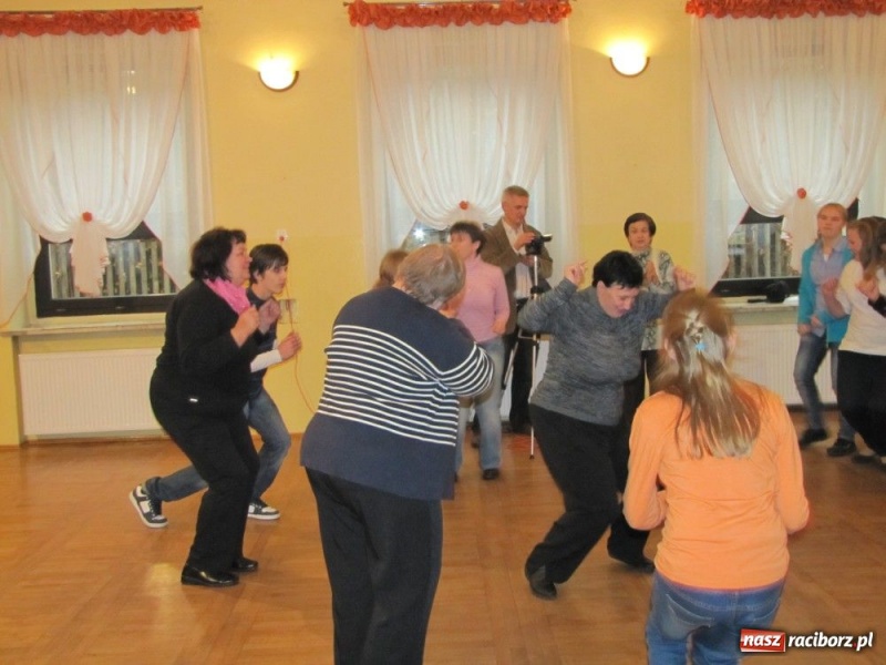 Zdjęcie w galerii na portalu naszraciborz.pl: Dzieci dzieciom w Tworkowie wiadomości z regionu