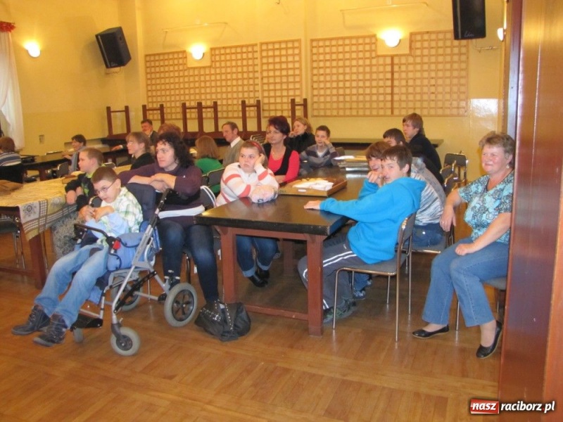 Zdjęcie w galerii na portalu naszraciborz.pl: Dzieci dzieciom w Tworkowie wiadomości z regionu