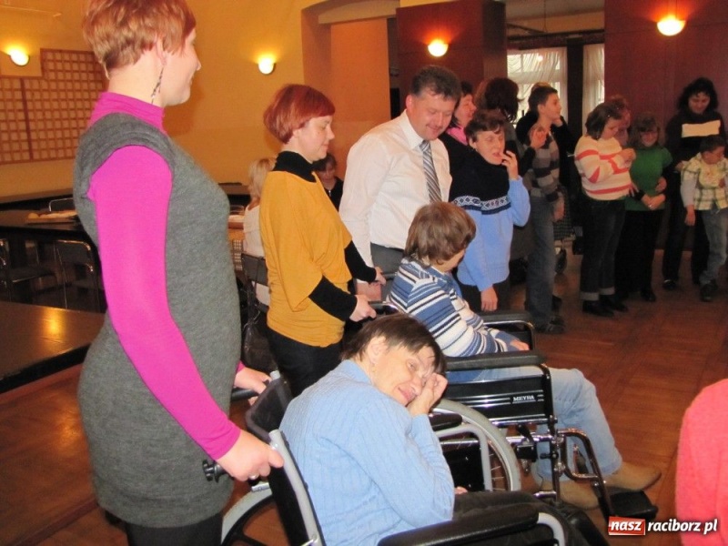 Zdjęcie w galerii na portalu naszraciborz.pl: Dzieci dzieciom w Tworkowie wiadomości z regionu