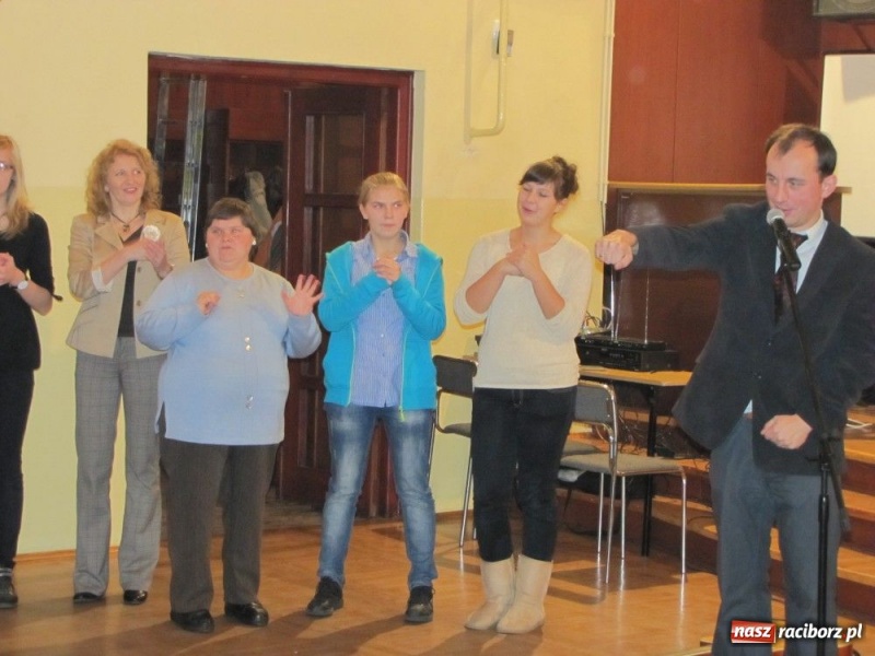 Zdjęcie w galerii na portalu naszraciborz.pl: Dzieci dzieciom w Tworkowie wiadomości z regionu