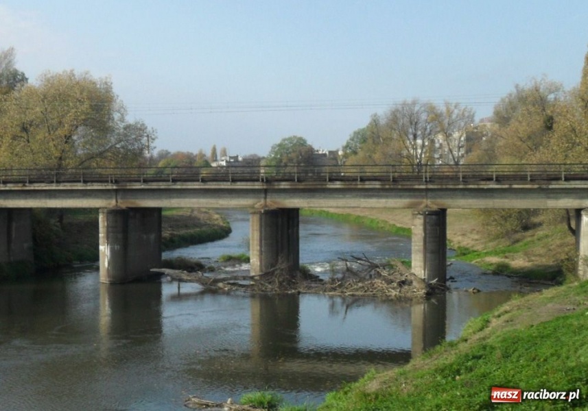 Zdjęcie w galerii na portalu naszraciborz.pl: Przystań wodniacka czy kostka Rubika? wiadomości z regionu
