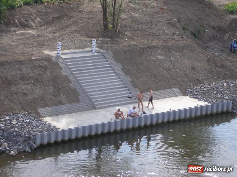 Zdjęcie w galerii na portalu naszraciborz.pl: Przystań wodniacka czy kostka Rubika? wiadomości z regionu