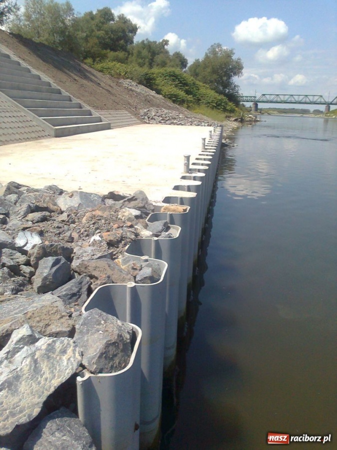 Zdjęcie w galerii na portalu naszraciborz.pl: Przystań wodniacka czy kostka Rubika? wiadomości z regionu