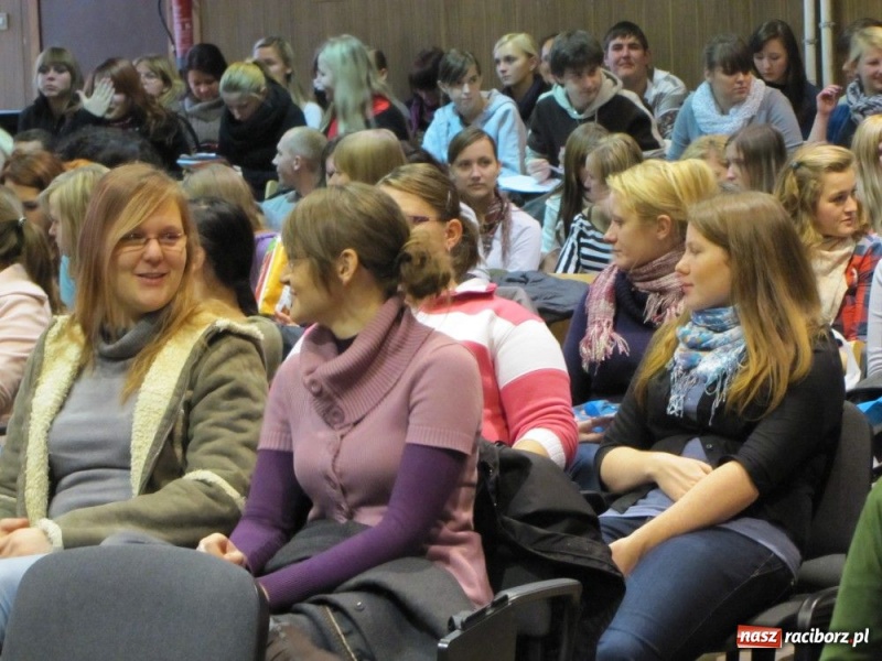 Zdjęcie w galerii na portalu naszraciborz.pl: Chcą być młodzi i bogaci... wiadomości z regionu