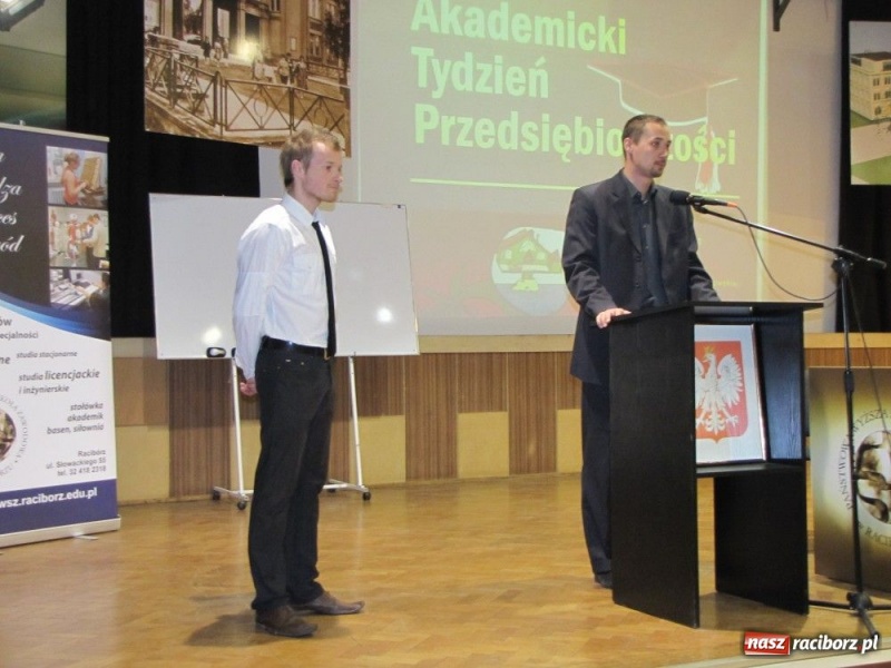 Zdjęcie w galerii na portalu naszraciborz.pl: Chcą być młodzi i bogaci... wiadomości z regionu