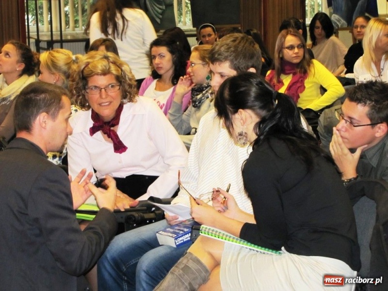 Zdjęcie w galerii na portalu naszraciborz.pl: Chcą być młodzi i bogaci... wiadomości z regionu