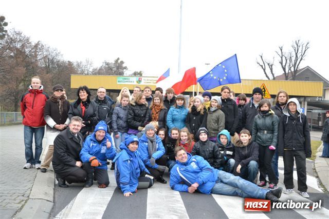 Zdjęcie w galerii na portalu naszraciborz.pl: Morsy dopłynęły już do Chałupek wiadomości z regionu