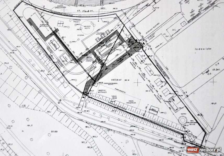 Zdjęcie w galerii na portalu naszraciborz.pl: Gród nie może stać przy lodowisku! wiadomości z regionu