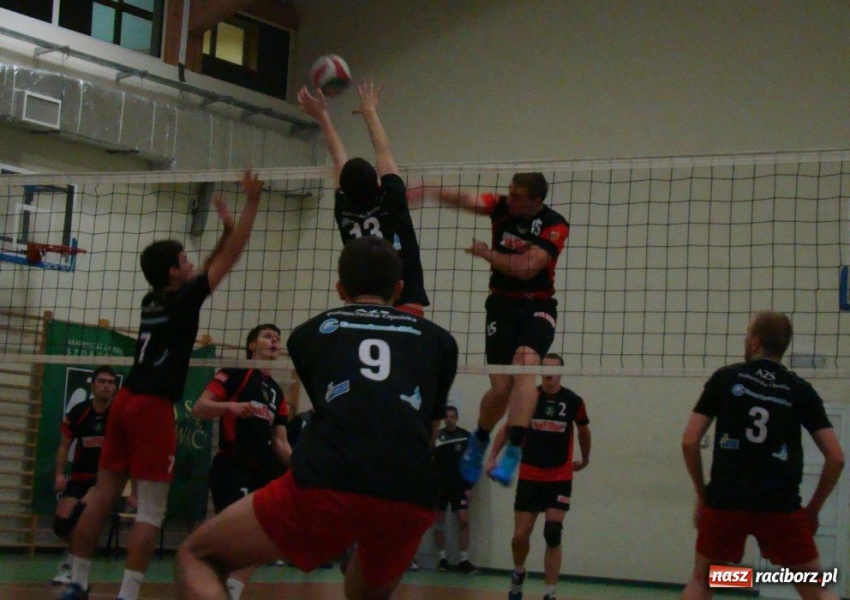 Zdjęcie w galerii na portalu naszraciborz.pl: Siatkarze Rafako ulegli outsiderowi wiadomości z regionu