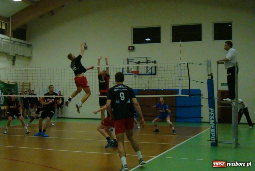 Zdjęcie w galerii na portalu naszraciborz.pl: Siatkarze Rafako ulegli outsiderowi wiadomości z regionu