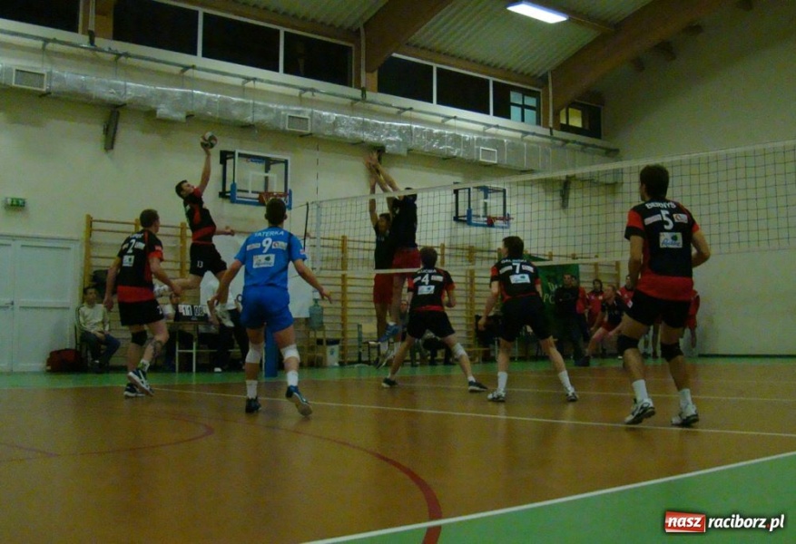 Zdjęcie w galerii na portalu naszraciborz.pl: Siatkarze Rafako ulegli outsiderowi wiadomości z regionu