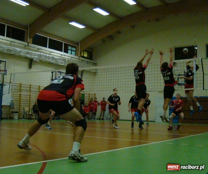 Zdjęcie w galerii na portalu naszraciborz.pl: Siatkarze Rafako ulegli outsiderowi wiadomości z regionu