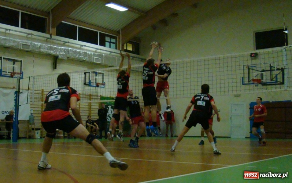 Zdjęcie w galerii na portalu naszraciborz.pl: Siatkarze Rafako ulegli outsiderowi wiadomości z regionu