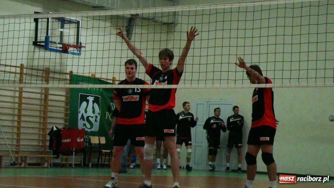 Zdjęcie w galerii na portalu naszraciborz.pl: Siatkarze Rafako ulegli outsiderowi wiadomości z regionu