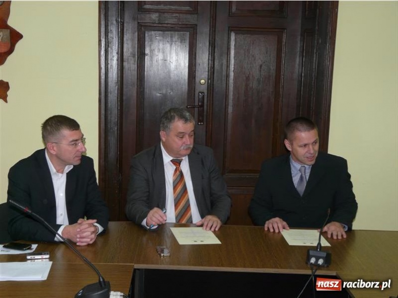 Zdjęcie w galerii na portalu naszraciborz.pl: Podpisanie umowy z Budisovem wiadomości z regionu