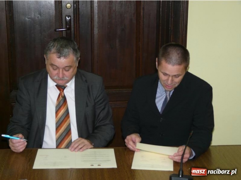 Zdjęcie w galerii na portalu naszraciborz.pl: Podpisanie umowy z Budisovem wiadomości z regionu